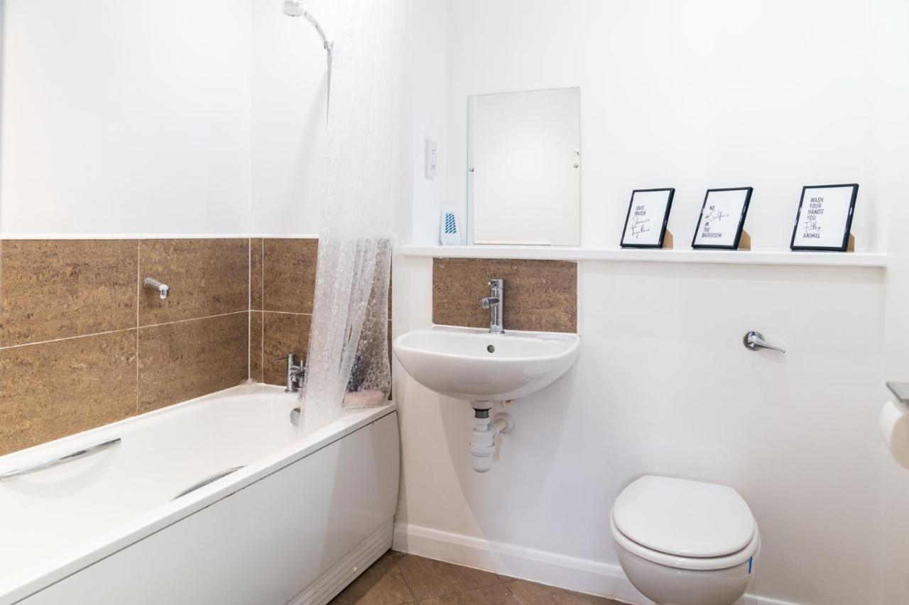 Maevela Apartments - Ultra Lavish Luxury 2 Bed Apartment City Centre - With Balcony - Free Secure Parking - Ps4 & Smart Tv'S Birmingham Kültér fotó