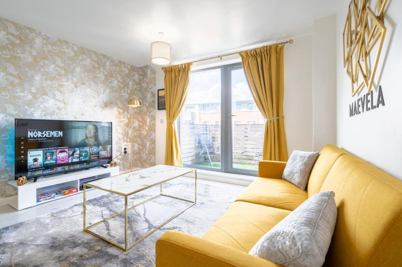 Maevela Apartments - Ultra Lavish Luxury 2 Bed Apartment City Centre - With Balcony - Free Secure Parking - Ps4 & Smart Tv'S Birmingham Kültér fotó